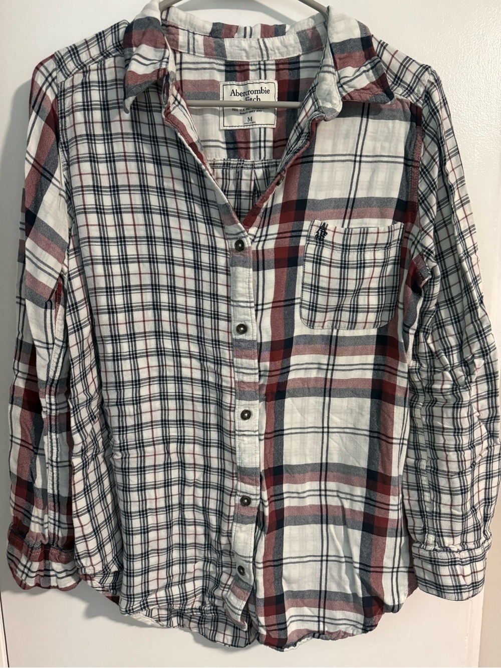 Abercrombie & Fitch Women’s Red/Navy/Cream Plaid Button-Up Shirt Size Medium